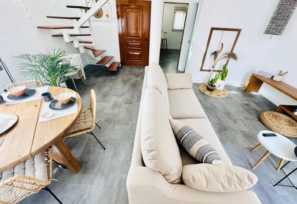 Villa Aguaribay By Lovely